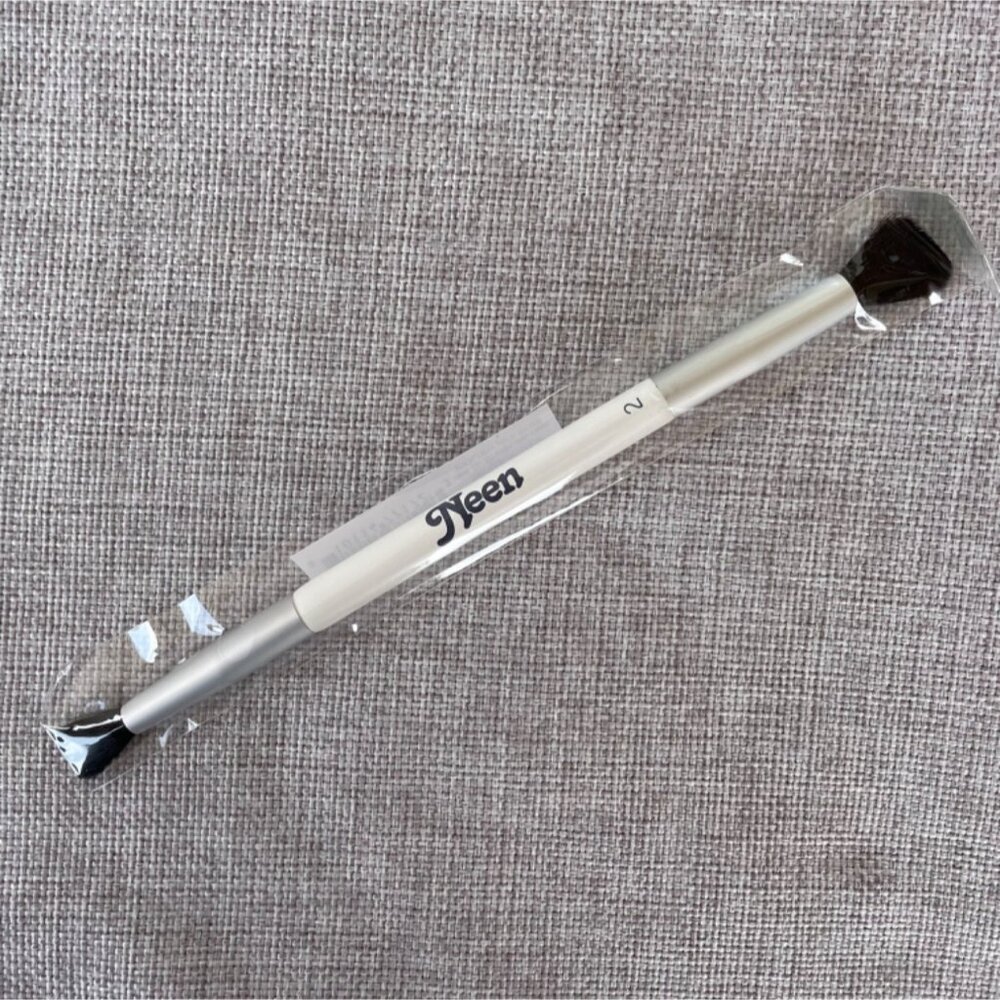 Neen No 2 Synthetic Eyeshadow Brush with Dual Ends Precision Makeup Application